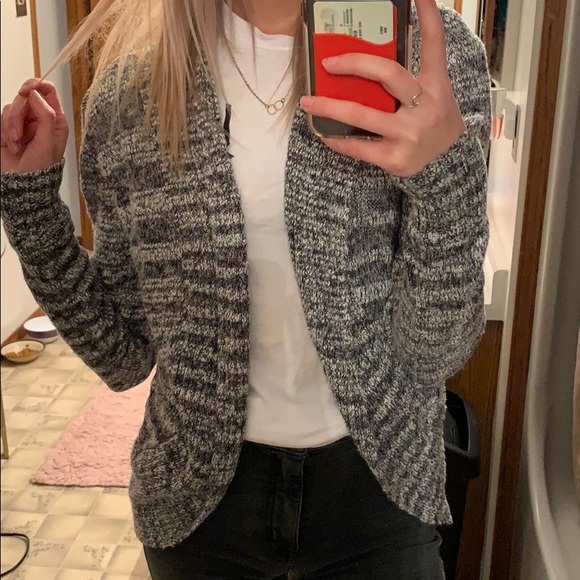 2 Ardene cardigans - Picture 7 of 7